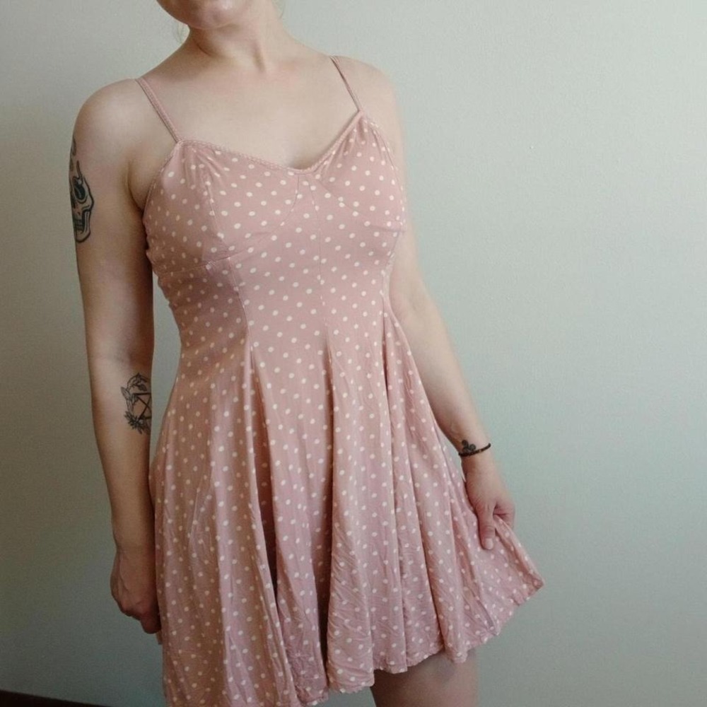 Swingy pink polkadot sun dress, size medium - Picture 4 of 5